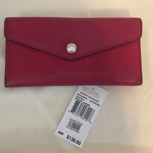 MICHAEL Michael Kors Carryall Wallet